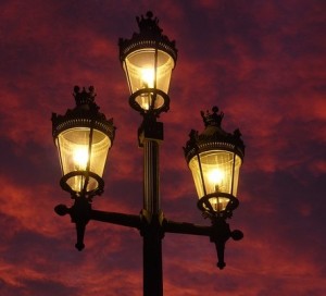 street-lamp-392095_640[1]